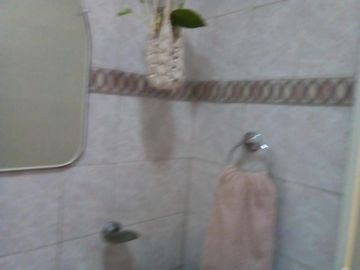 Casa en VENTA sobre calle asfaltada a pocas cuadras de la estación de Glew.