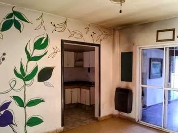 VENTA CASA 4 AMBIENTES C/PARRILLA CASEROS