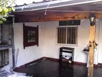 VENTA CASA 4 AMBIENTES C/PARRILLA CASEROS