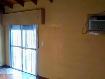 VENTA CASA 4 AMBIENTES C/PARRILLA CASEROS