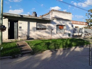 OPORTUNIDAD VENDO DOS CASAS EN PASO DEL REY
