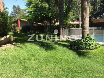 Importante casa quinta de cinco ambientes a la venta en San Miguel
