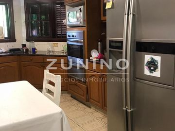 Importante casa quinta de cinco ambientes a la venta en San Miguel