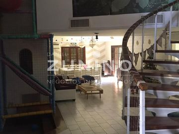 Importante casa quinta de cinco ambientes a la venta en San Miguel