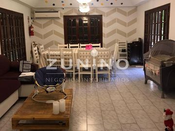 Importante casa quinta de cinco ambientes a la venta en San Miguel