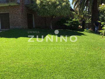 Importante casa quinta de cinco ambientes a la venta en San Miguel