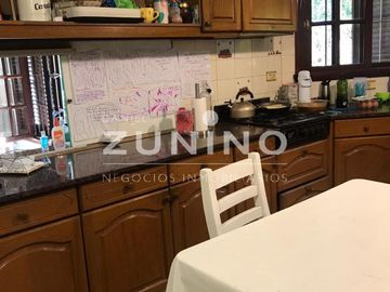 Importante casa quinta de cinco ambientes a la venta en San Miguel