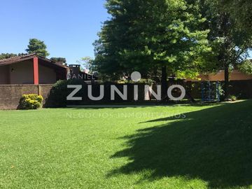 Importante casa quinta de cinco ambientes a la venta en San Miguel