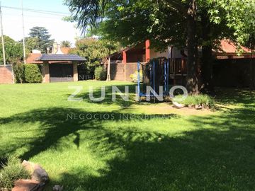 Importante casa quinta de cinco ambientes a la venta en San Miguel
