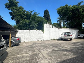 Alquiler en conjunto, 23 COCHERAS SEMICUBIERTAS