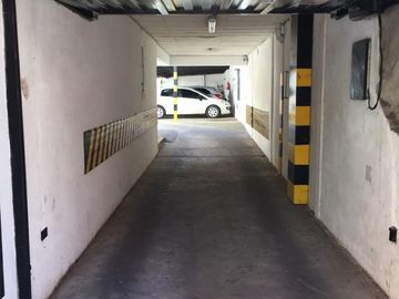 Cochera semi- cubierta en alquiler