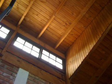 Chalet a 4 cuadras de la estación de Glew en VENTA, posee escritura.-