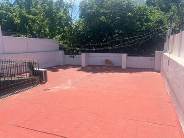 Venta casa lote propio 6 ambientes, con patio y terraza