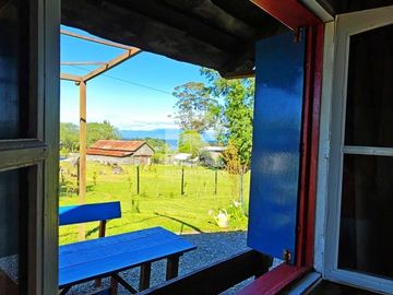 CASA Y CABAÑAS TURÍSTICAS FRENTE LAGO LLANQUIHUE, LOS BAJOS