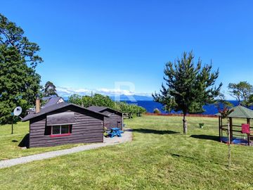 CASA Y CABAÑAS TURÍSTICAS FRENTE LAGO LLANQUIHUE, LOS BAJOS