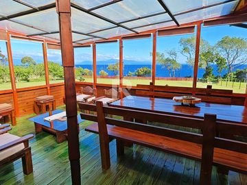 CASA Y CABAÑAS TURÍSTICAS FRENTE LAGO LLANQUIHUE, LOS BAJOS
