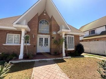 Se vende casa en San Joaquin La Serena