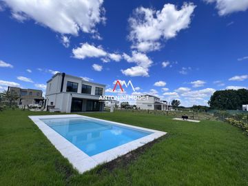 VENTA DE CASA EN Pilar