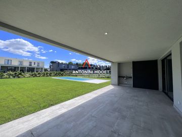 VENTA DE CASA EN Pilar