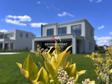 VENTA DE CASA EN Pilar