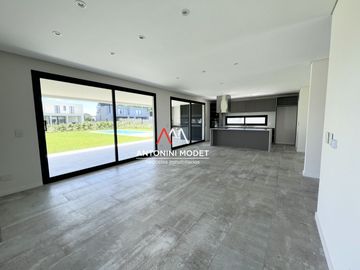 VENTA DE CASA EN Pilar