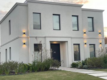 VENTA DE CASA EN Pilar
