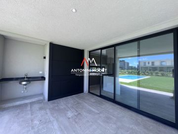 VENTA DE CASA EN Pilar