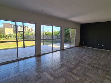 VENTA DE CASA EN Pilar