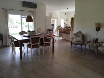 VENTA DE CASA EN Pilar