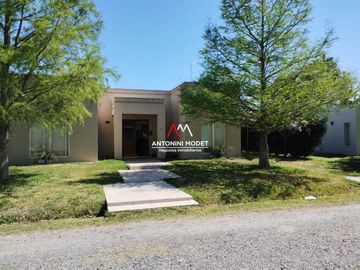 VENTA DE CASA EN Pilar