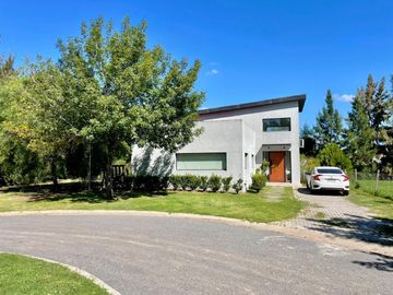 VENTA DE CASA EN Malvinas Argentinas