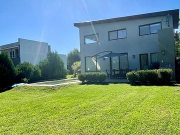 VENTA DE CASA EN Malvinas Argentinas