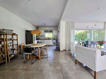 VENTA DE CASA EN Malvinas Argentinas