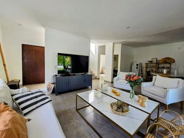 VENTA DE CASA EN Malvinas Argentinas