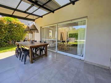 VENTA DE CASA EN Malvinas Argentinas