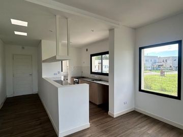 VENTA DE CASA EN Pilar