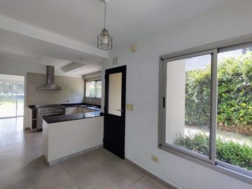 VENTA DE CASA EN Malvinas Argentinas