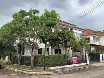 3 Bedroom House for sale at Saransiri Prachauthit-Suksawat
