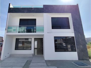 Se vende casa nueva en Explanada Sur, Pachuca de Soto, Hgo.