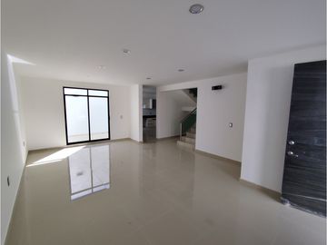 Se vende casa nueva en Explanada Sur, Pachuca de Soto, Hgo.