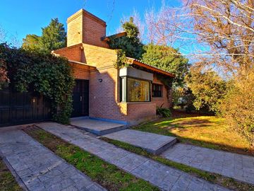 CASA EN VENTA - 3 DORMITORIOS - BARRIO RINCON CLUB DE CAMPO
