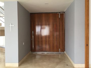 SE VENDE CASA DE LUJO EN LAGOS DEL  CAUJARAL