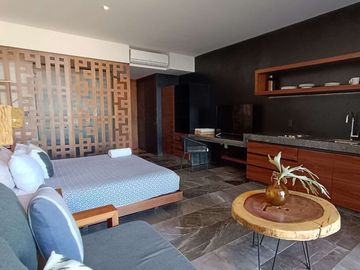 ELEGANTE ESTUDIO MODERNO CON BALCÓN