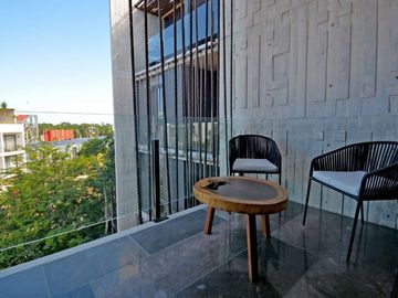 ELEGANTE ESTUDIO MODERNO CON BALCÓN