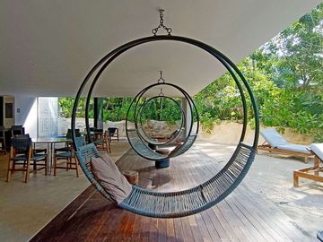 ELEGANTE ESTUDIO MODERNO CON BALCÓN