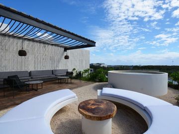ELEGANTE ESTUDIO MODERNO CON BALCÓN