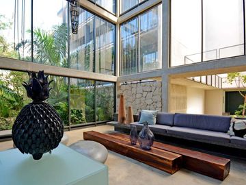 ELEGANTE ESTUDIO MODERNO CON BALCÓN
