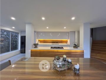 Casa esquinera en conjunto en arriendo, barrio El Trébol, Manizales
