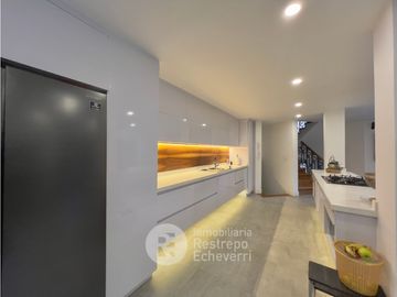 Casa amoblada en conjunto en arriendo, barrio El Trébol, Manizales