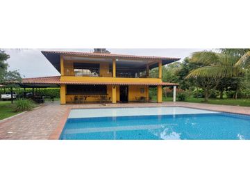 VENTA CASA CAMPESTRE VEREDA DEL MUNICIPIO DE MONTENEGRO QUINDIO